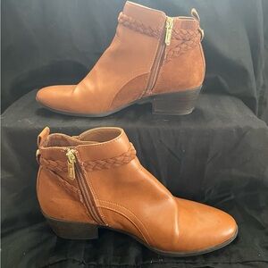 Circus by Sam Edelman camel color ankle booties size 7 US.